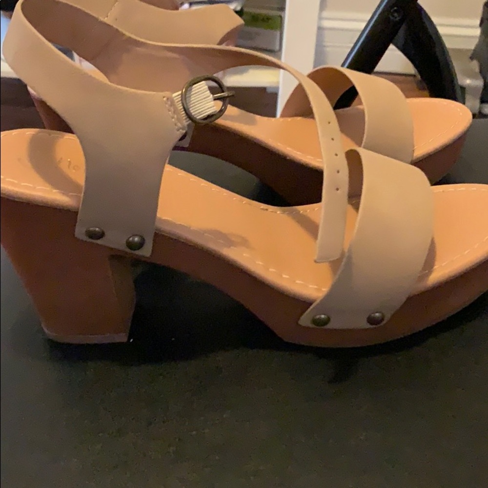 Women’s Tan Clog Sandal